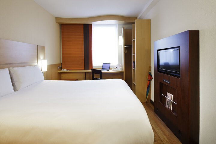 Room 6 of 57