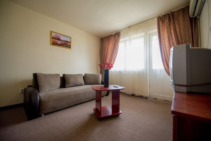 Room 16 of 32