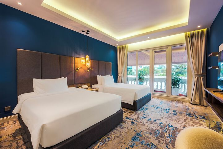 Room 53 of 133