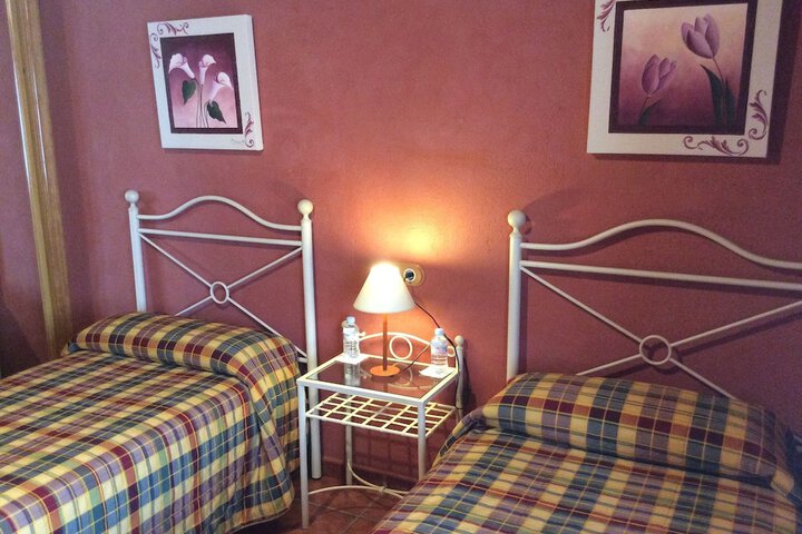 Room 11 of 38
