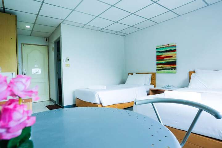 Room 12 of 33