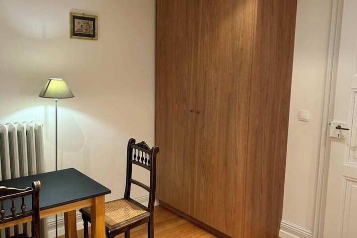 Room 14 of 27