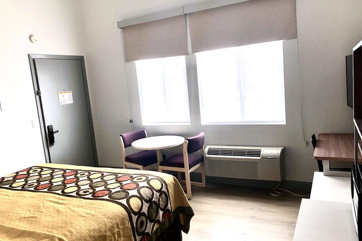 Room 48 of 76