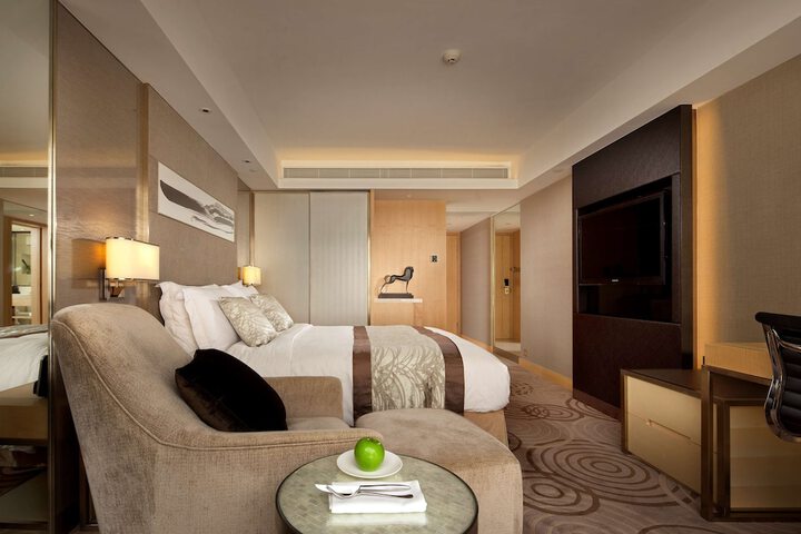 Room 13 of 61