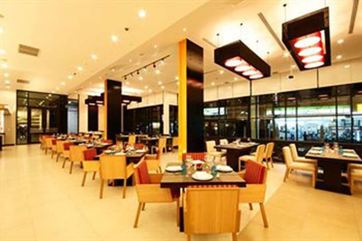 Dining 46 of 64