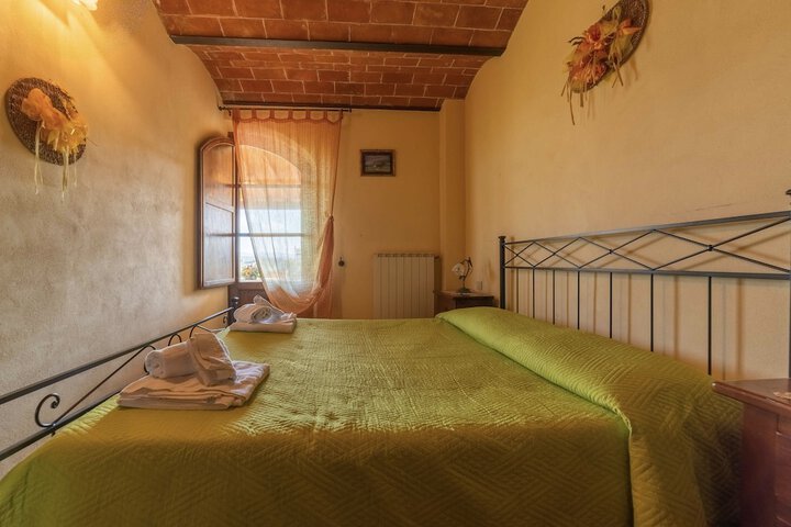 Room 6 of 84