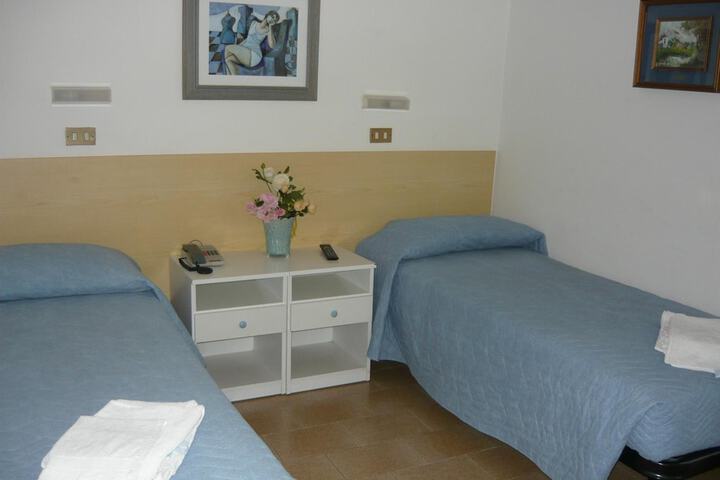 Room 18 of 66