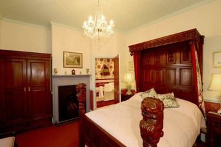 Room 12 of 17