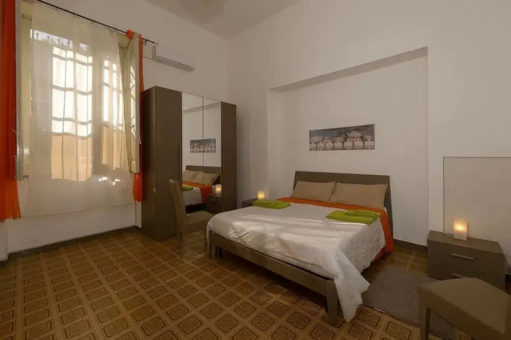 Room 6 of 6