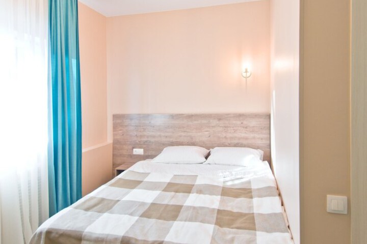 Room 15 of 36