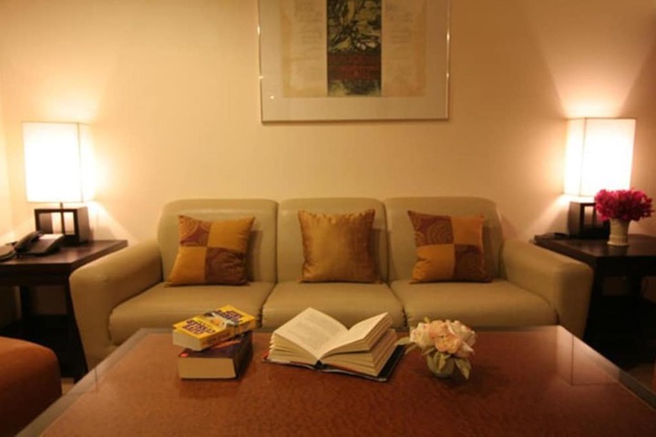 Room 12 of 34