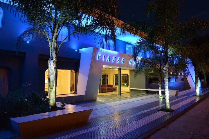 Piazza Hotel