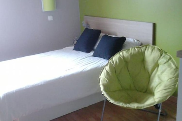 Room 10 of 24