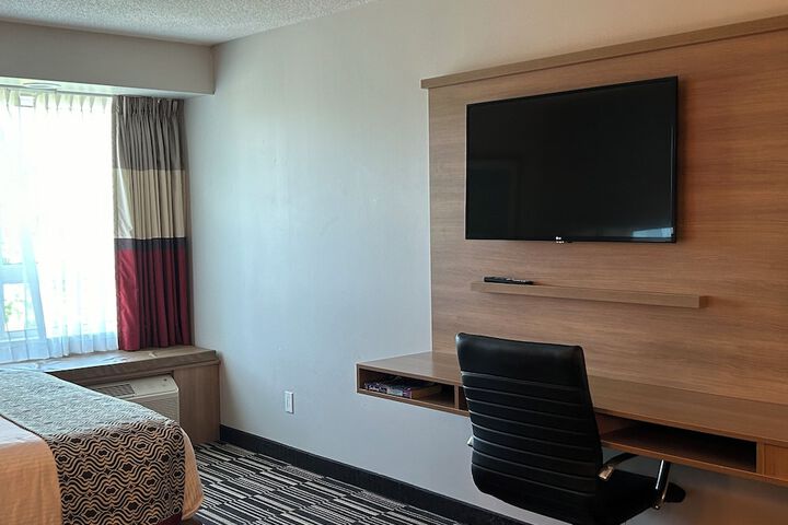 Room 10 of 26