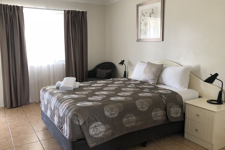 Room 27 of 74