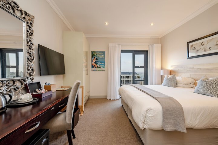 Room 35 of 231