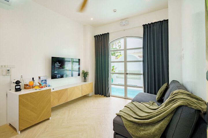 Room 3 of 22