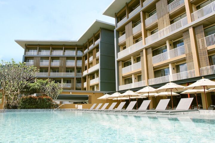 Pool Hotel