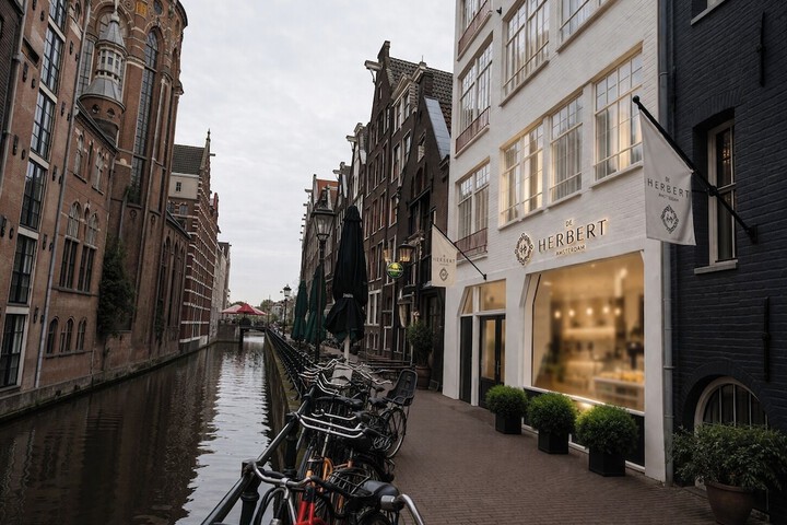 De Herbert Amsterdam (Formerly France Hotel)