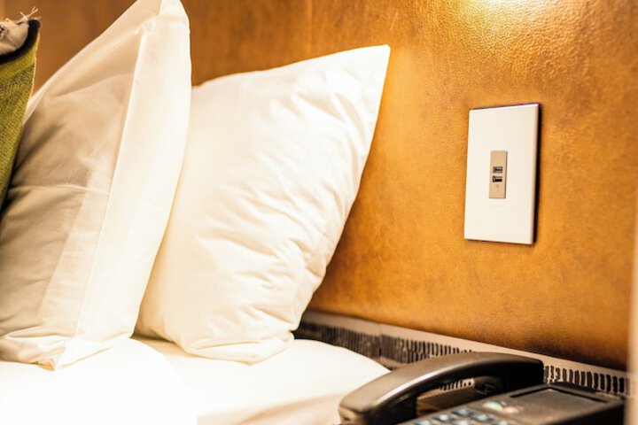Room 16 of 220