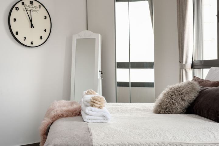 Room 14 of 60