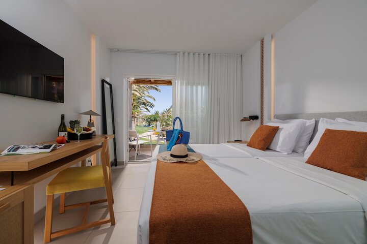 Room 33 of 209