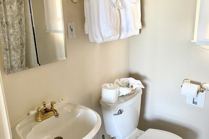 Room 73 of 116