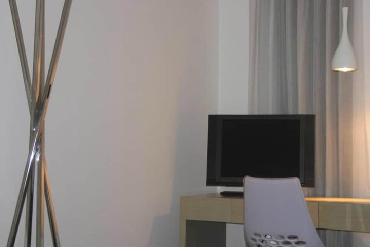 Room 6 of 51