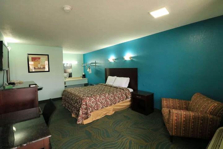 Room 11 of 22