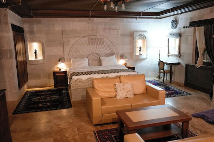 Room 4 of 66