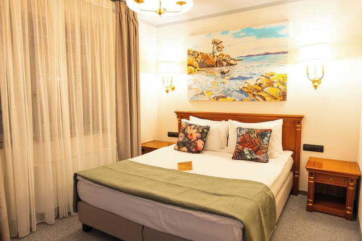 Room 11 of 43