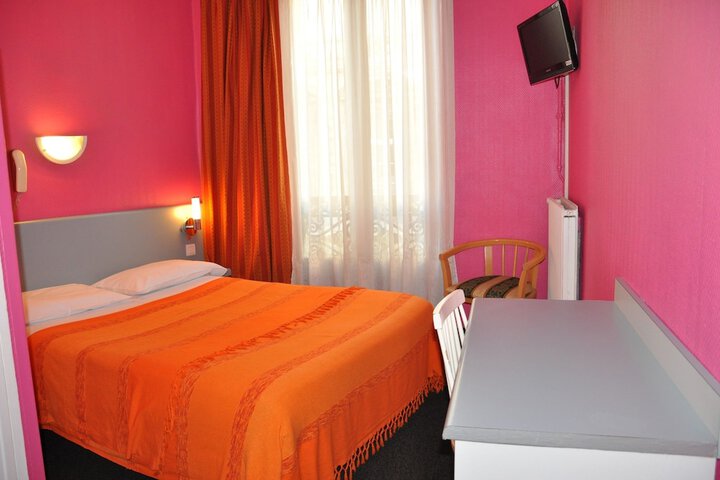 Room 10 of 40