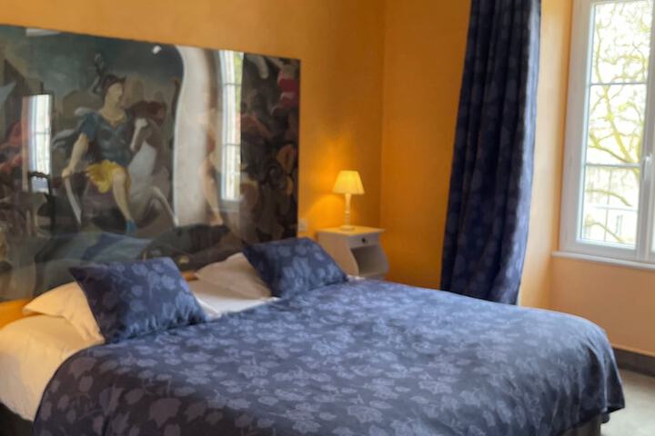 Room 10 of 35