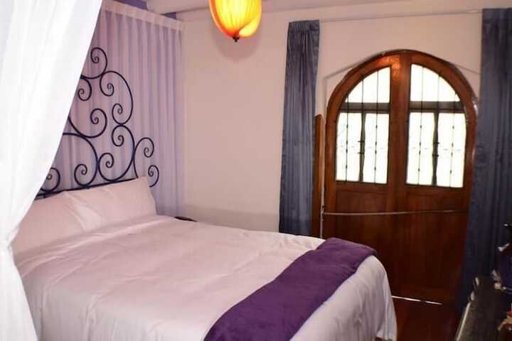 Room 17 of 28