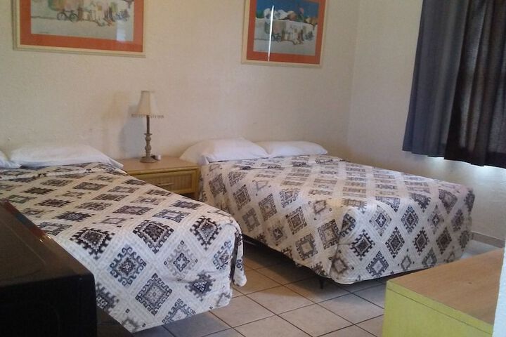 Room 2 of 8