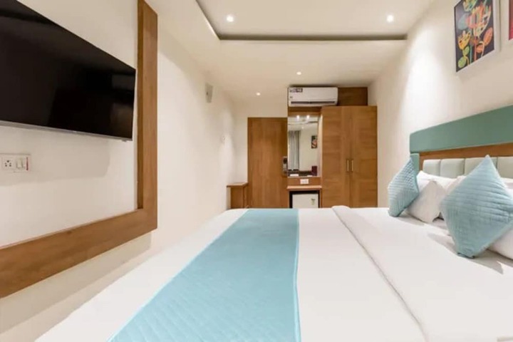 Room 27 of 47