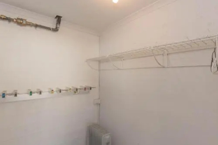 Room 7 of 13