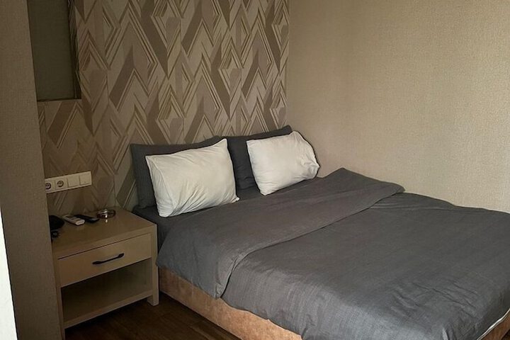 Room 8 of 14