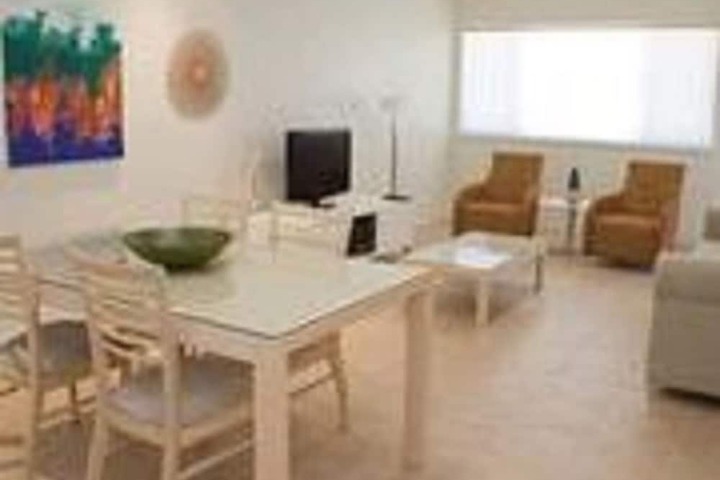 Room 14 of 28