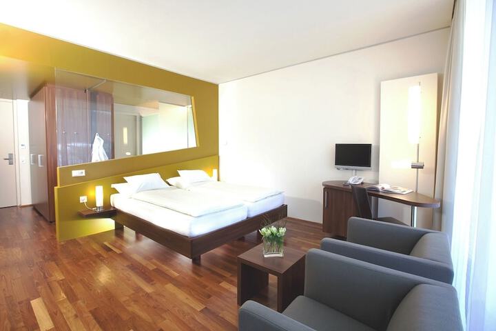Room 6 of 31