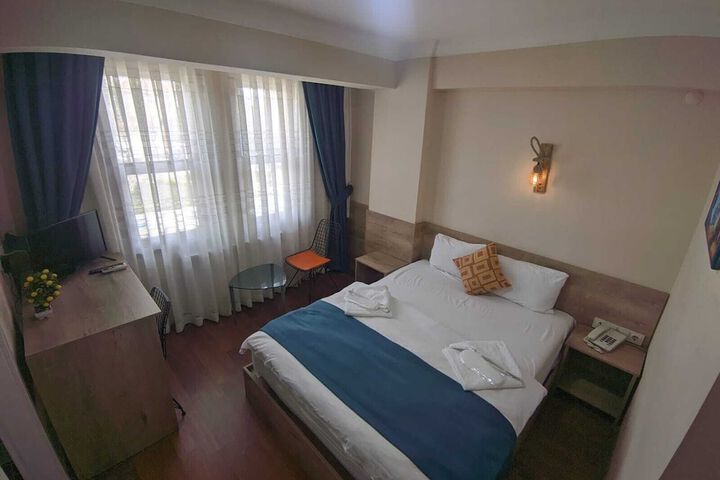 Room 14 of 48