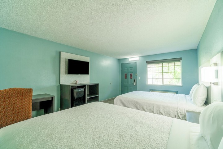 Room 47 of 99