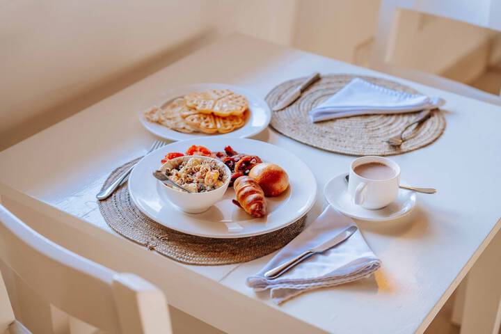 Breakfast/Coffee Service 90 of 111