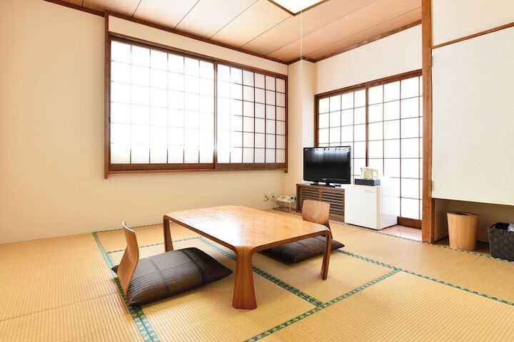 Room 35 of 160
