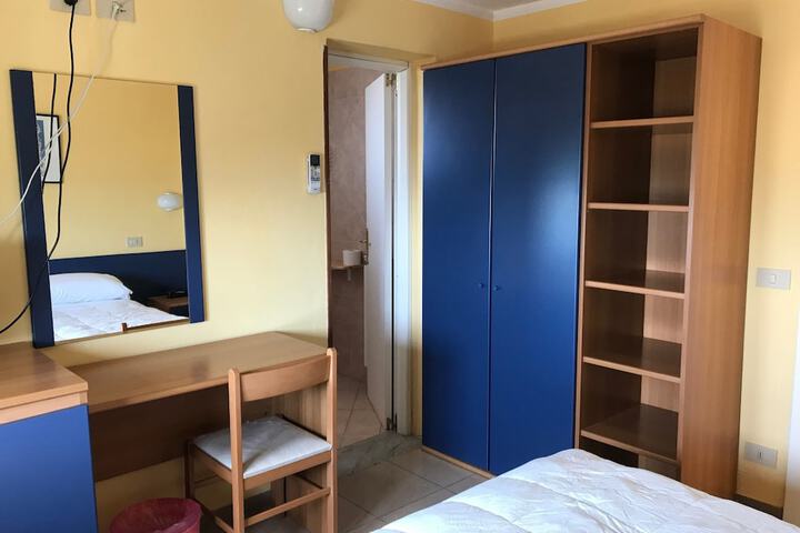 Room 3 of 16