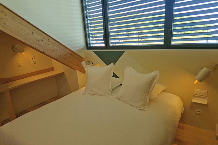 Room 45 of 127