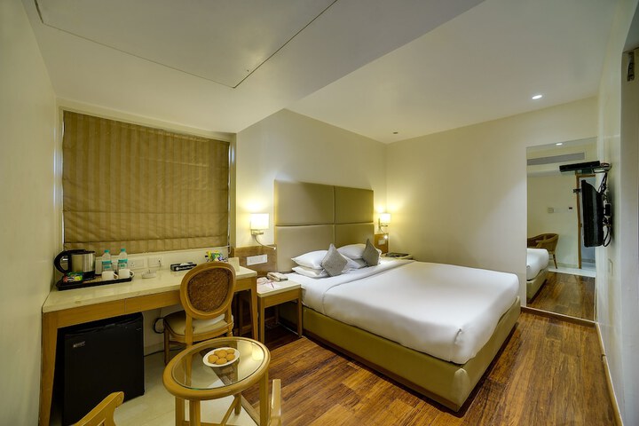Room 3 of 18