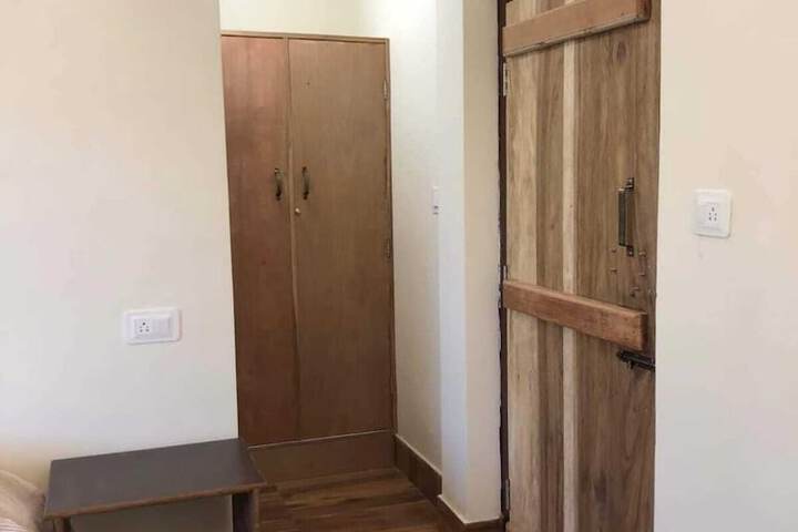Room 8 of 21