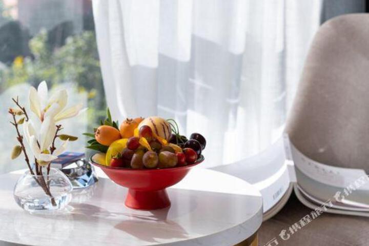Deting Garden Hotel (Kunming hi tech West City Times store)