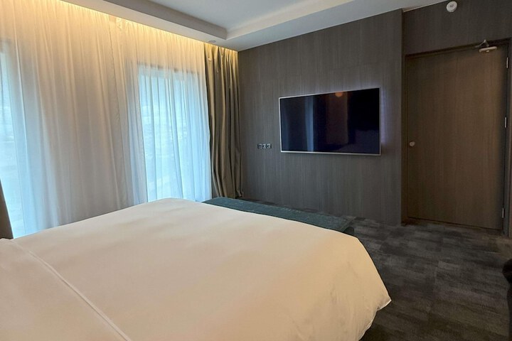Room 38 of 150